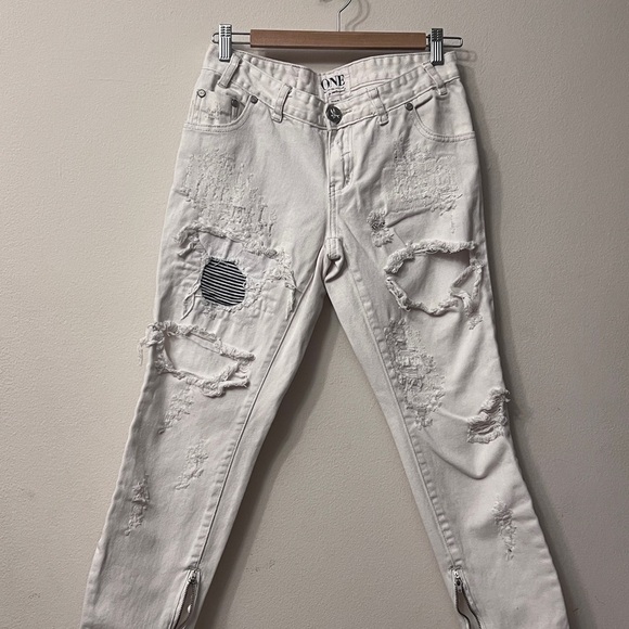 One Clothing White Skinny Jeans Distressed Design low waist short rise 331 - Picture 1 of 12